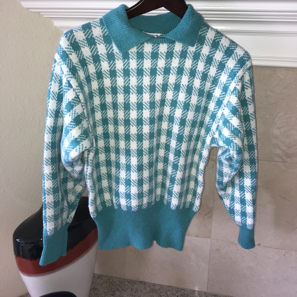 Vintage Tan Jay pull over sweater.